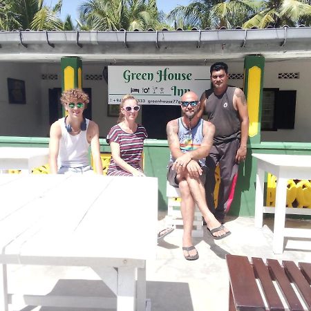 Green House Inn Trincomalee Exteriör bild